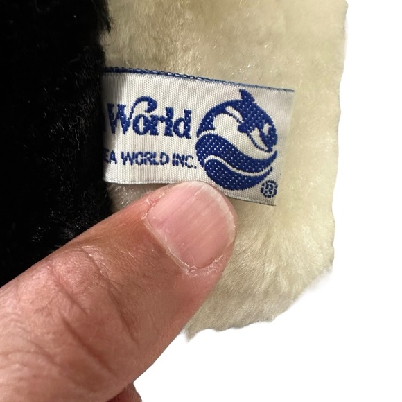 Vintage Sea World Shamu Orca Hand Puppet - Black and White - Picture 3 of 3